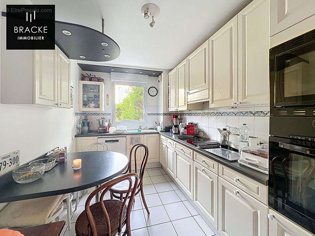 Appartement à LA GARENNE-COLOMBES