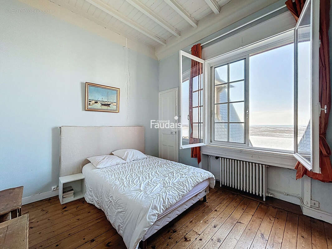 Maison 235 m² à Agon-Coutainville  - photo 8