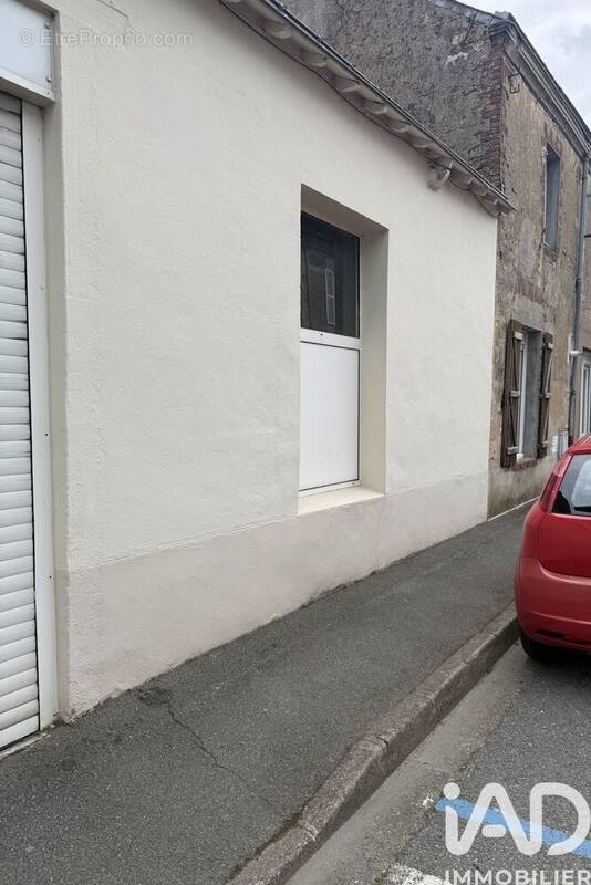 Photo 1 - Parking à BLAIN