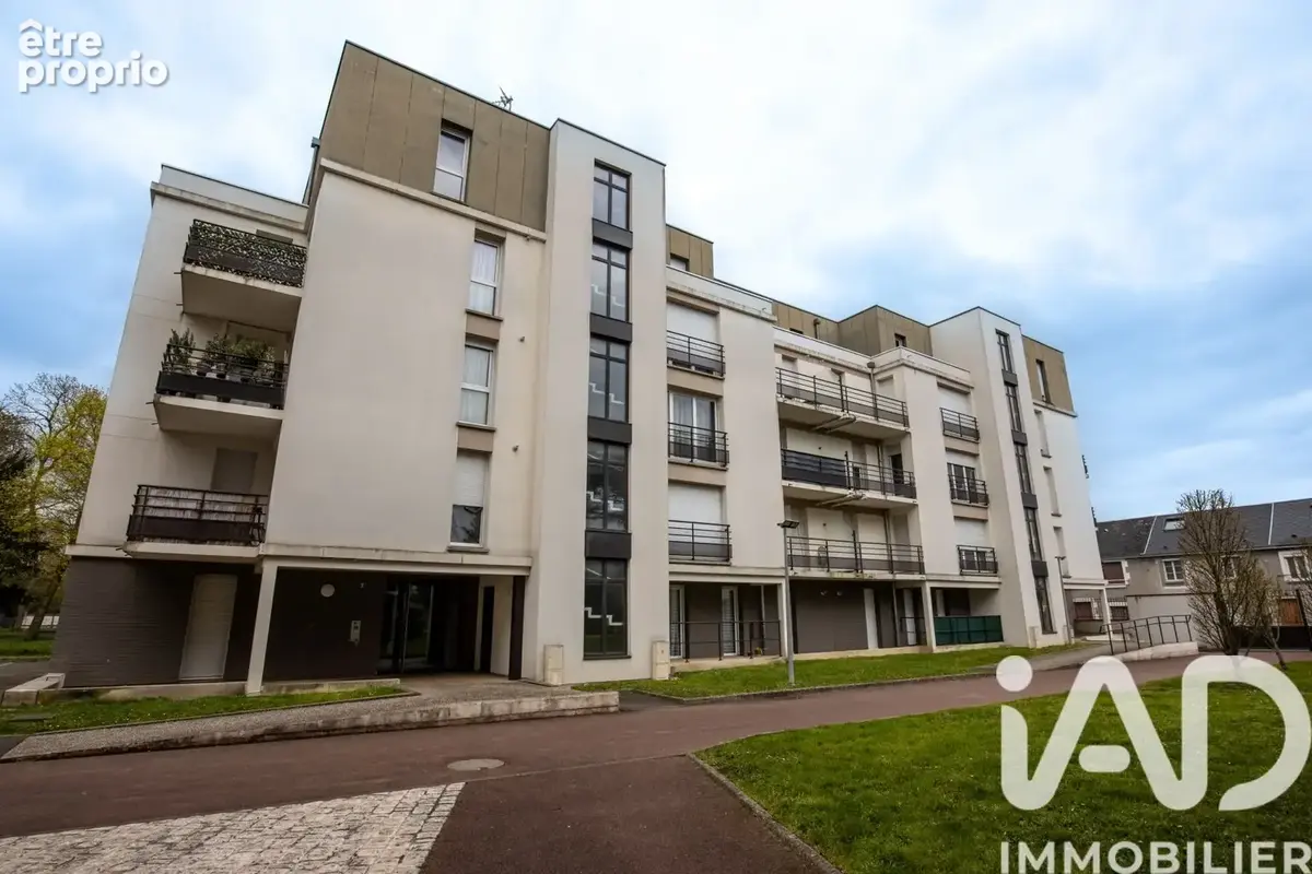 Photo 1 - Appartement à SAINT-JEAN-DE-LA-RUELLE