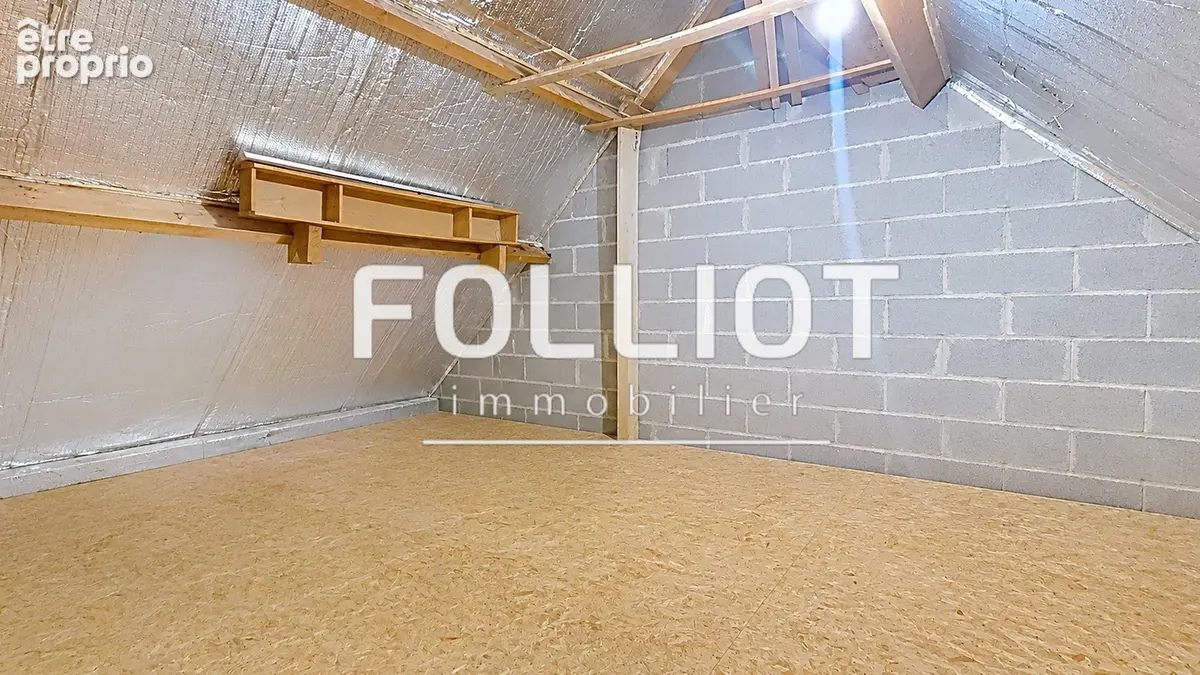 A vendre à Cérences PLEIN CENTRE Maison récente de 130 m² avec vie de plain-pied - photo 18