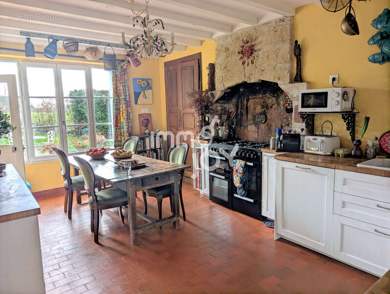 Secteur Mortagne au Perche, maison ancienne rénovée avec goût, jolie jardin, dépendance... - photo 3