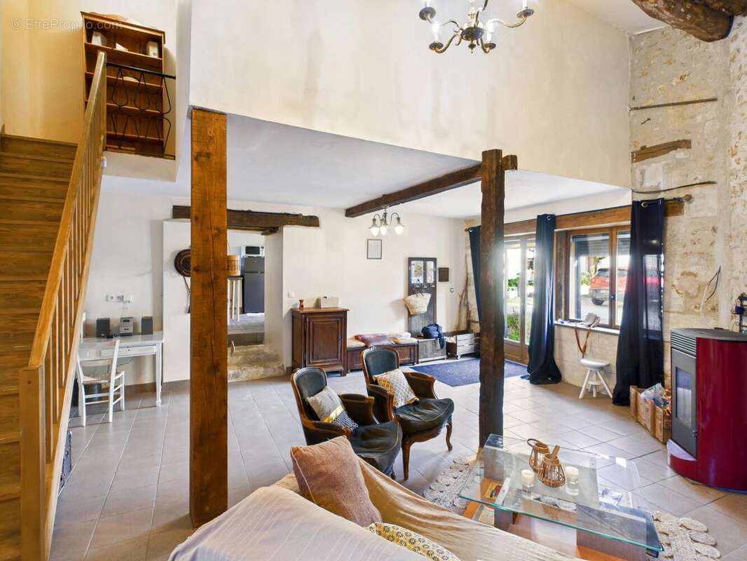 Maison à AUBETERRE-SUR-DRONNE