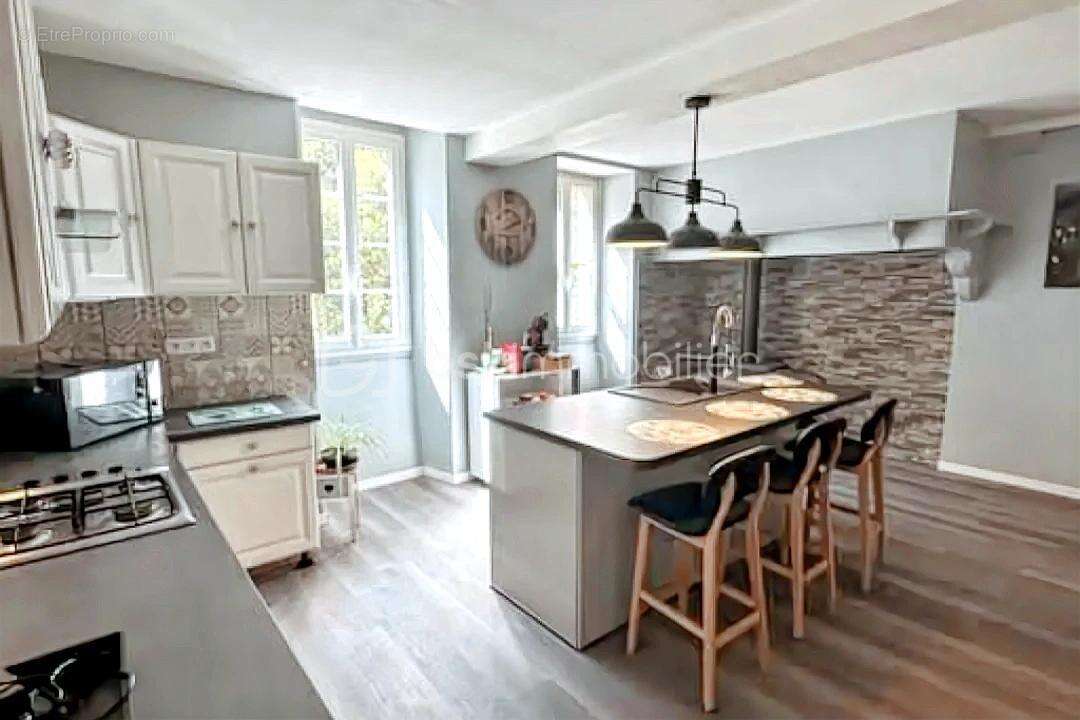 Maison à CETTE-EYGUN