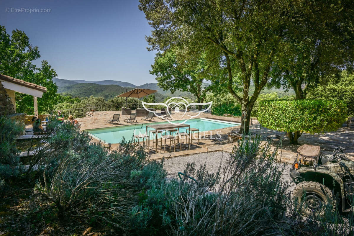 piscine - Maison à SAINT-PONS-DE-THOMIERES
