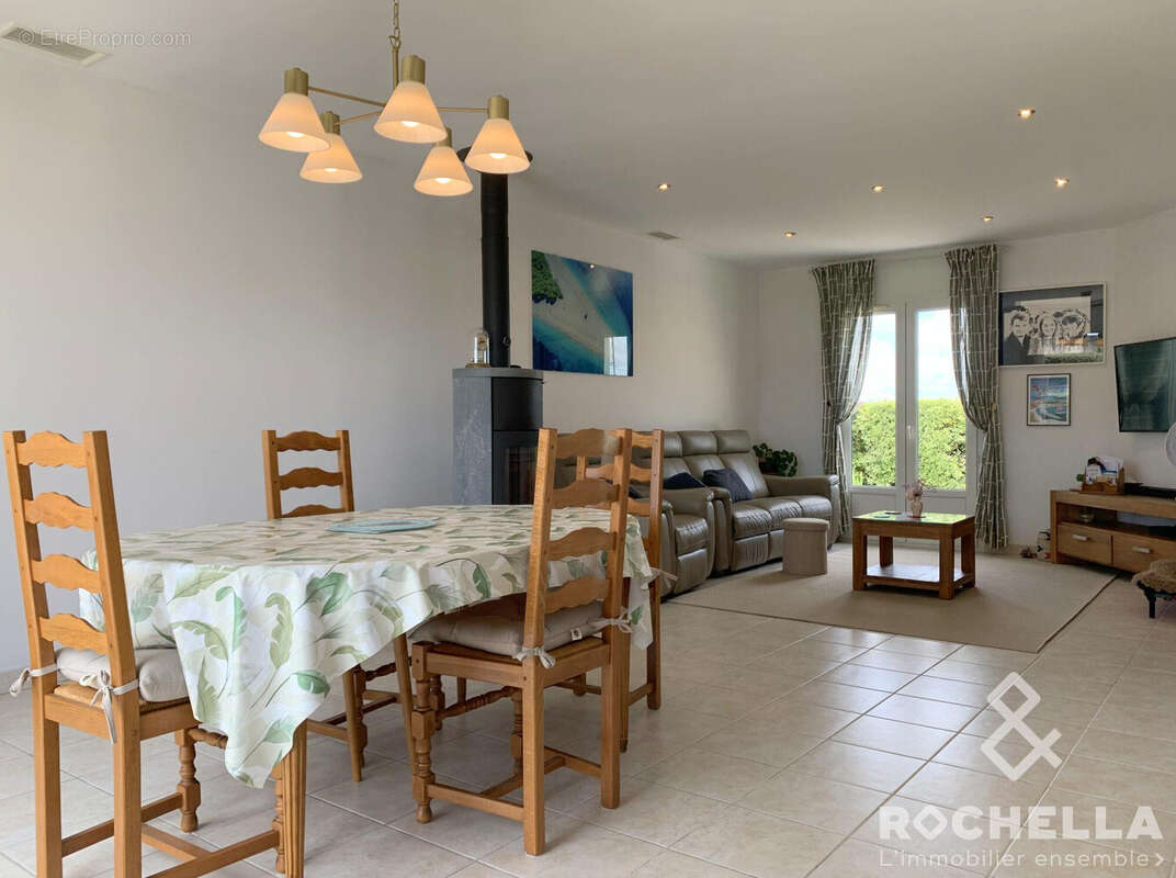 Maison 152 m² à Thaire  - photo 6