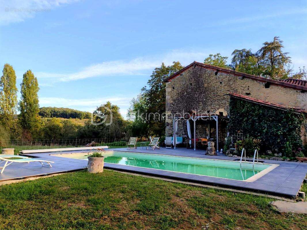 Maison 7 pièces 222m² - photo 2