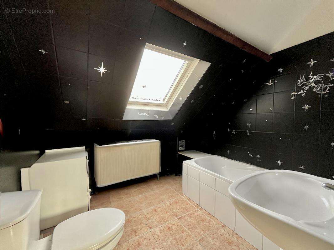 Maison à VILLENEUVE-SAINT-GERMAIN