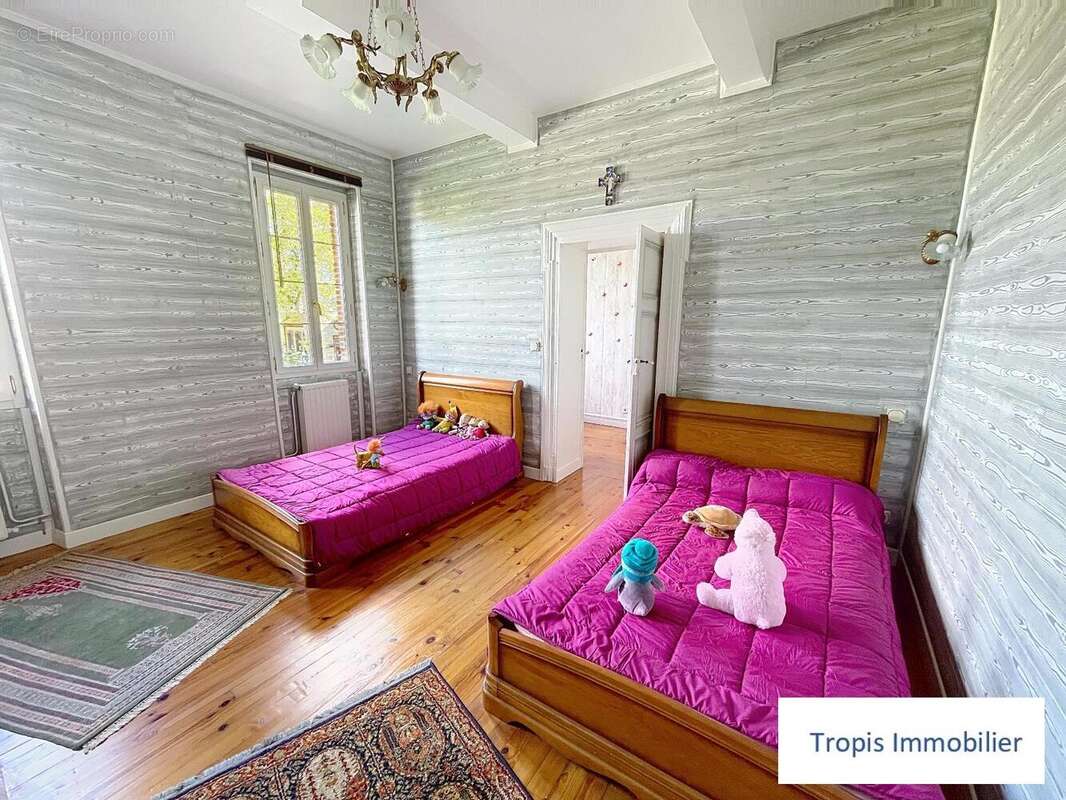   - Maison à SAINT-LEON