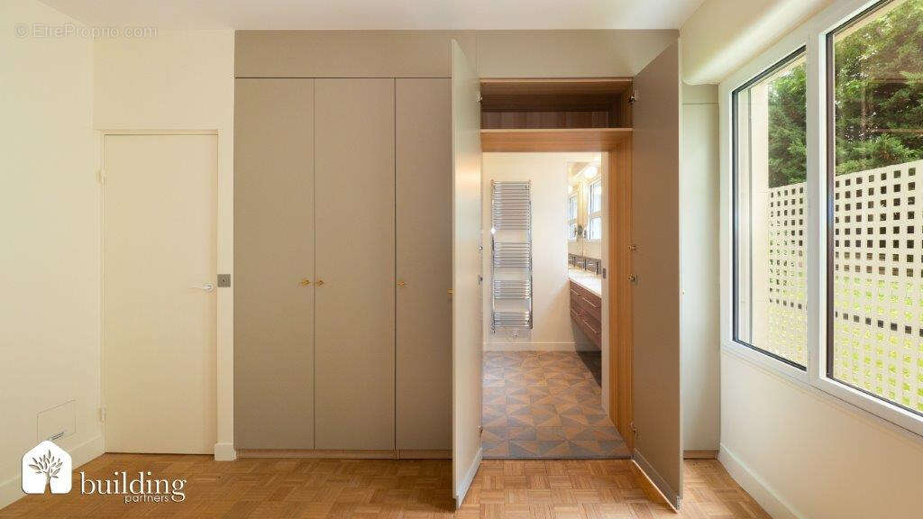 Appartement à NEUILLY-SUR-SEINE