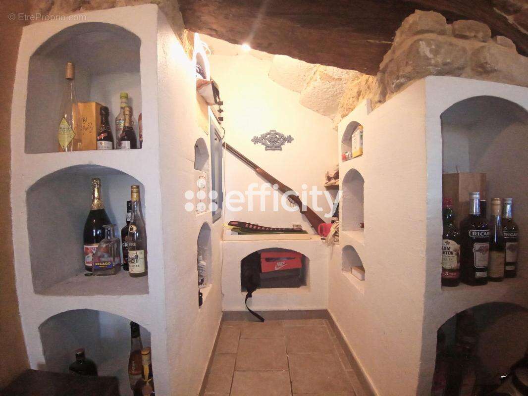 Maison à CAMARET-SUR-AIGUES