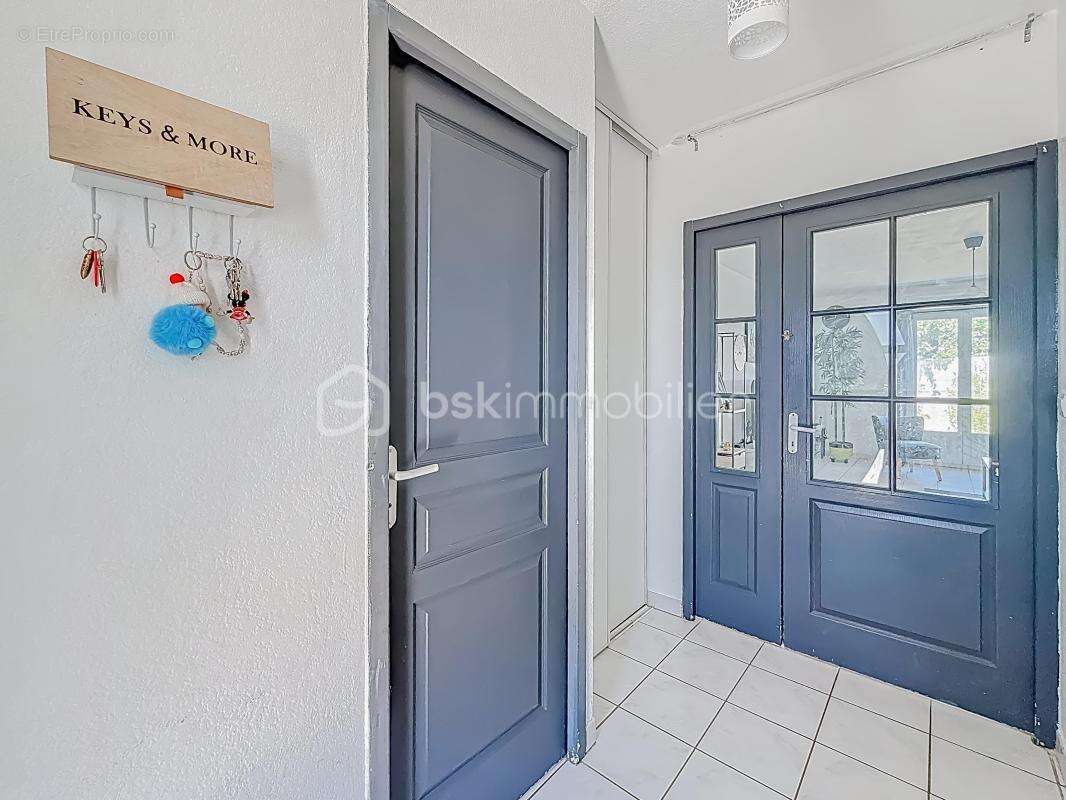 *** charmante maison t5 de plain-pied de 112m2 avec garage - lunel-viel *** - photo 15