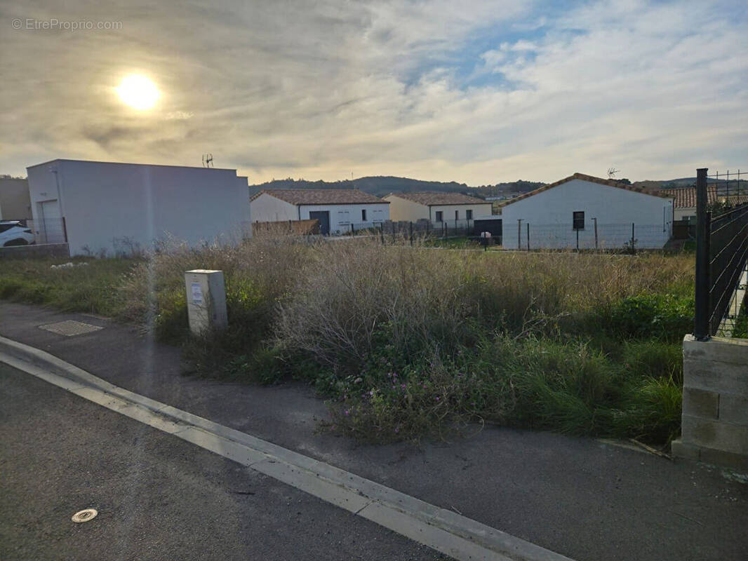 Terrain à CARCASSONNE