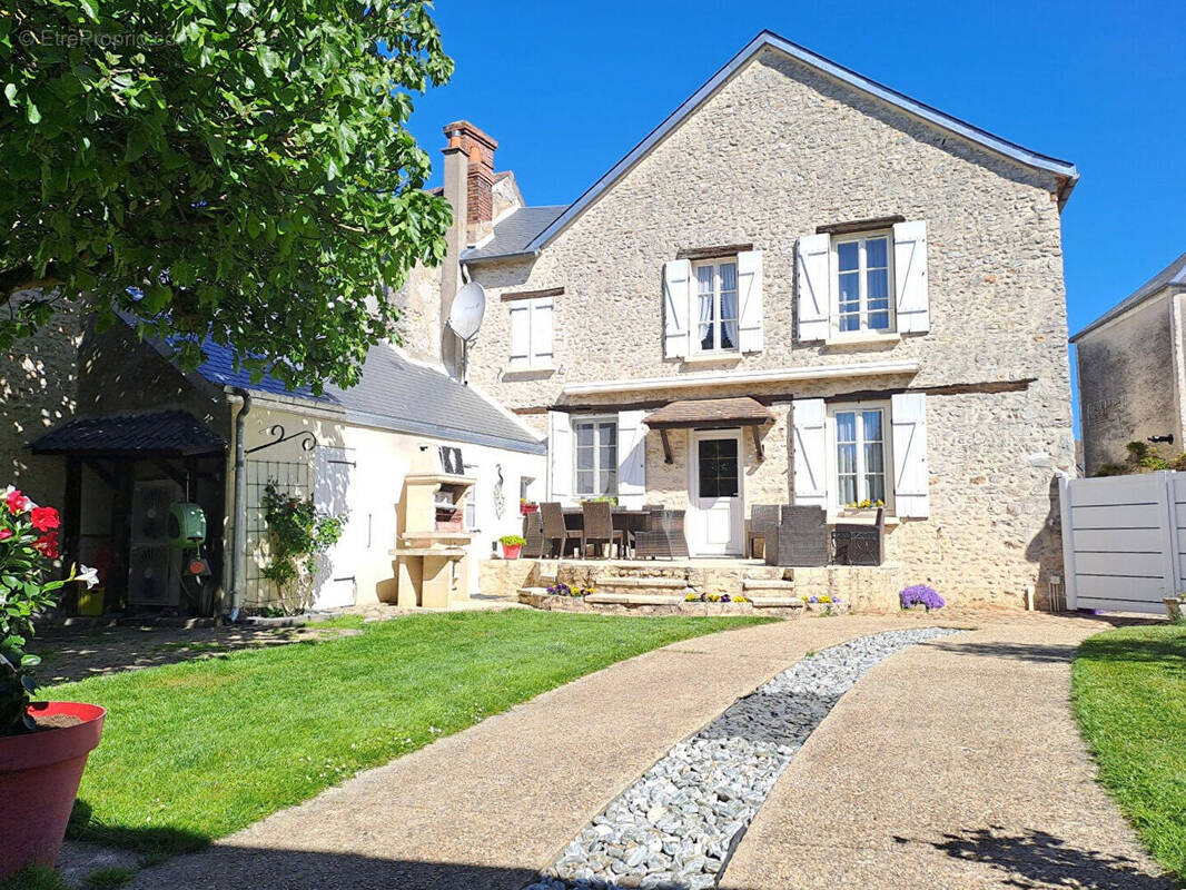 Maison à AUNEAU