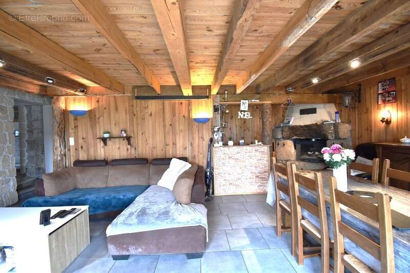 Maison à SAINT-AGREVE