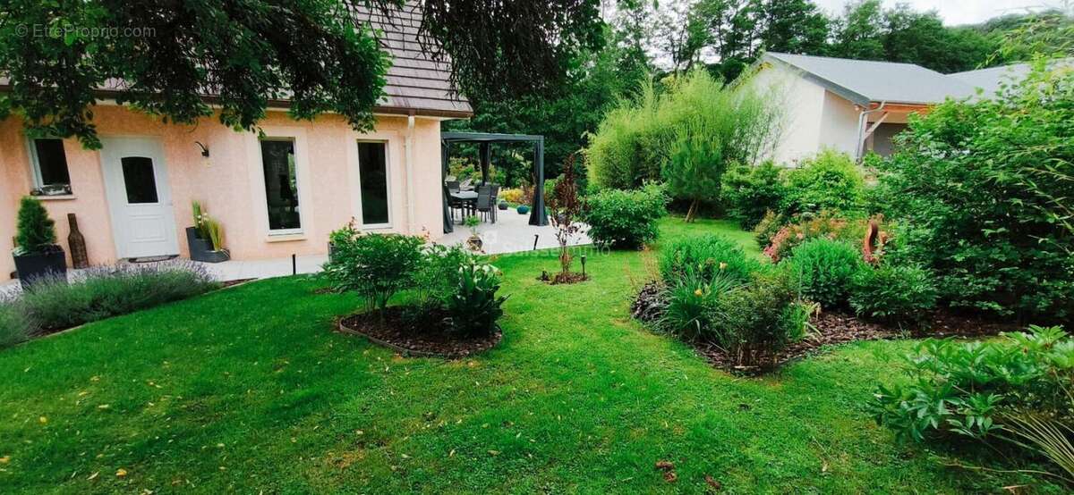 Rare à la vente : maison familiale avec piscine et terrain 18 ares - photo 2