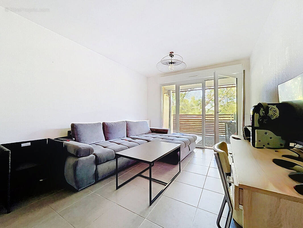 Appartement à JUVIGNAC