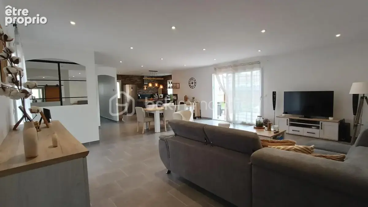 Maison de plain-pied - année 2012 – 150 m² habitables – 4 chambres - photo 4
