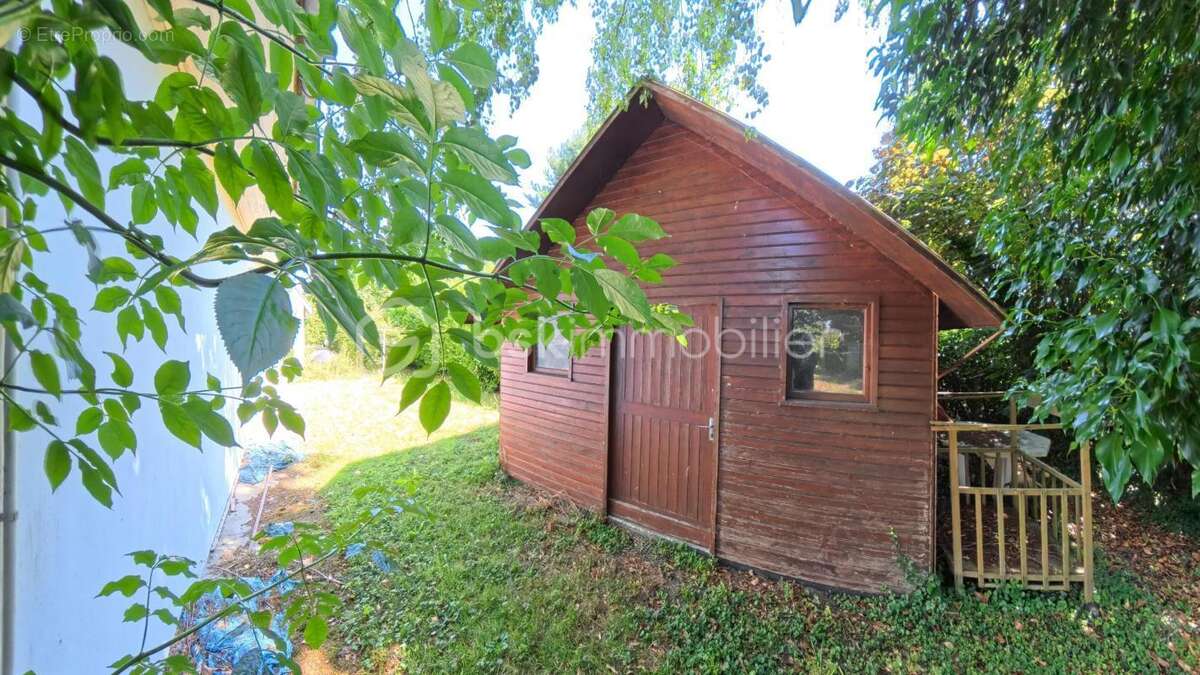 Maison familiale 7 pièces – Environ 130 m² – Grand jardin – Proche centre-ville - photo 21