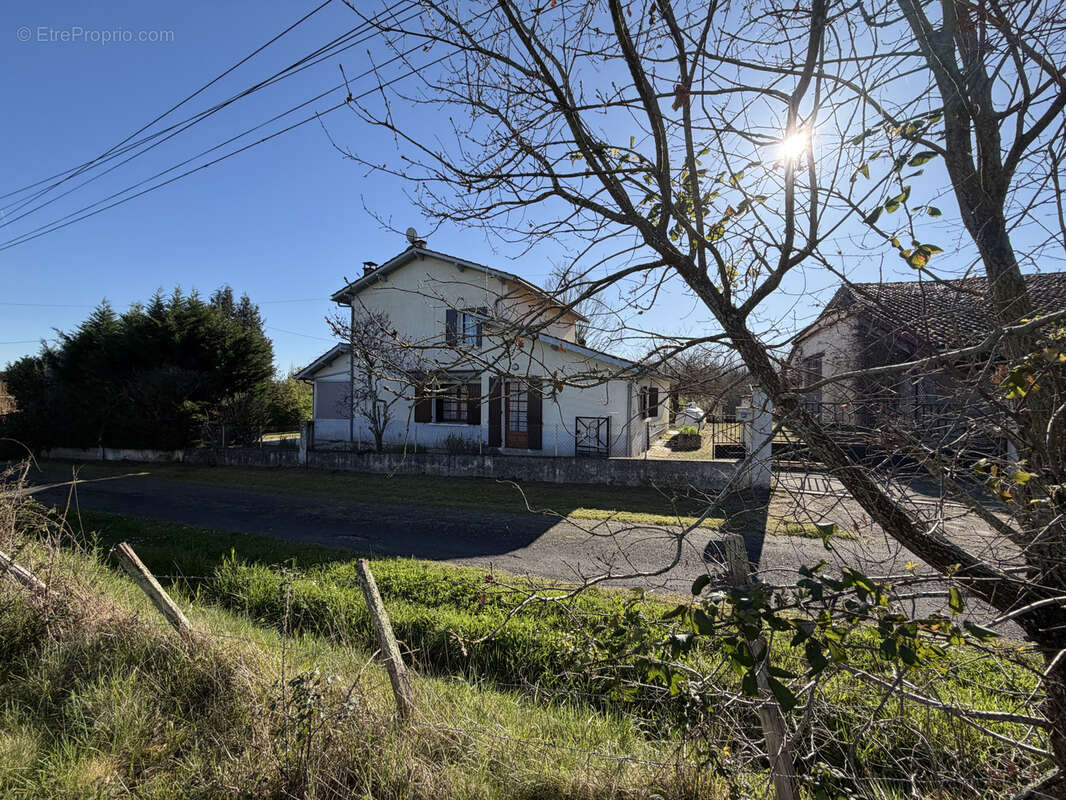 Maison à MEDILLAC