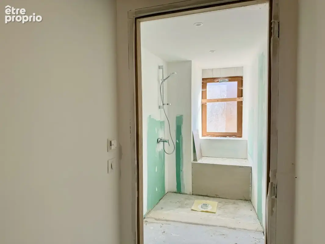 Dickjan POPPEMA d' eXp France vous propose un appartement T5 dans un ancien château
