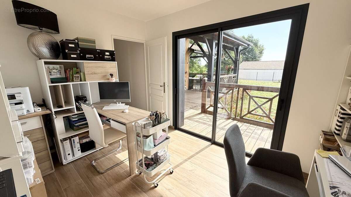 Maison 158 m² à Roaillan  - photo 9