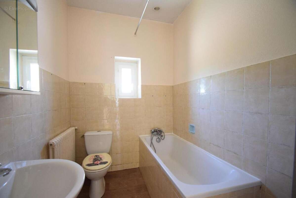   - Appartement à VALS-LES-BAINS