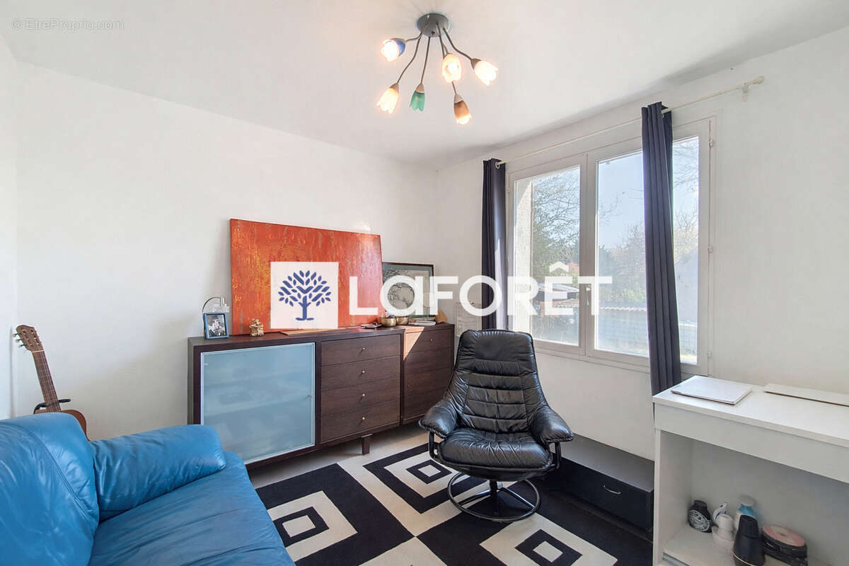 Maison à JOUY-LE-CHATEL