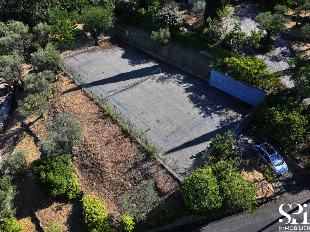 SOLLIES-PONT - Terrain constructible 1 631 m2 plat - photo 5