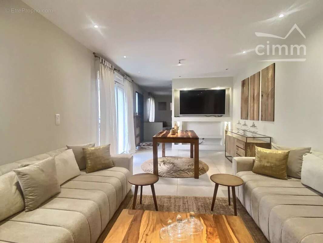 Maison à SAINT-SULPICE-DE-POMMERAY