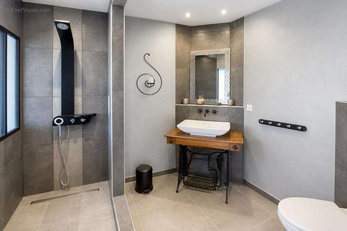 Maison 5 pièces avec gîte et grand terrain à Brignoles - photo 17