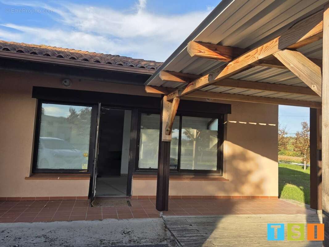 Commerce à PEGUILHAN