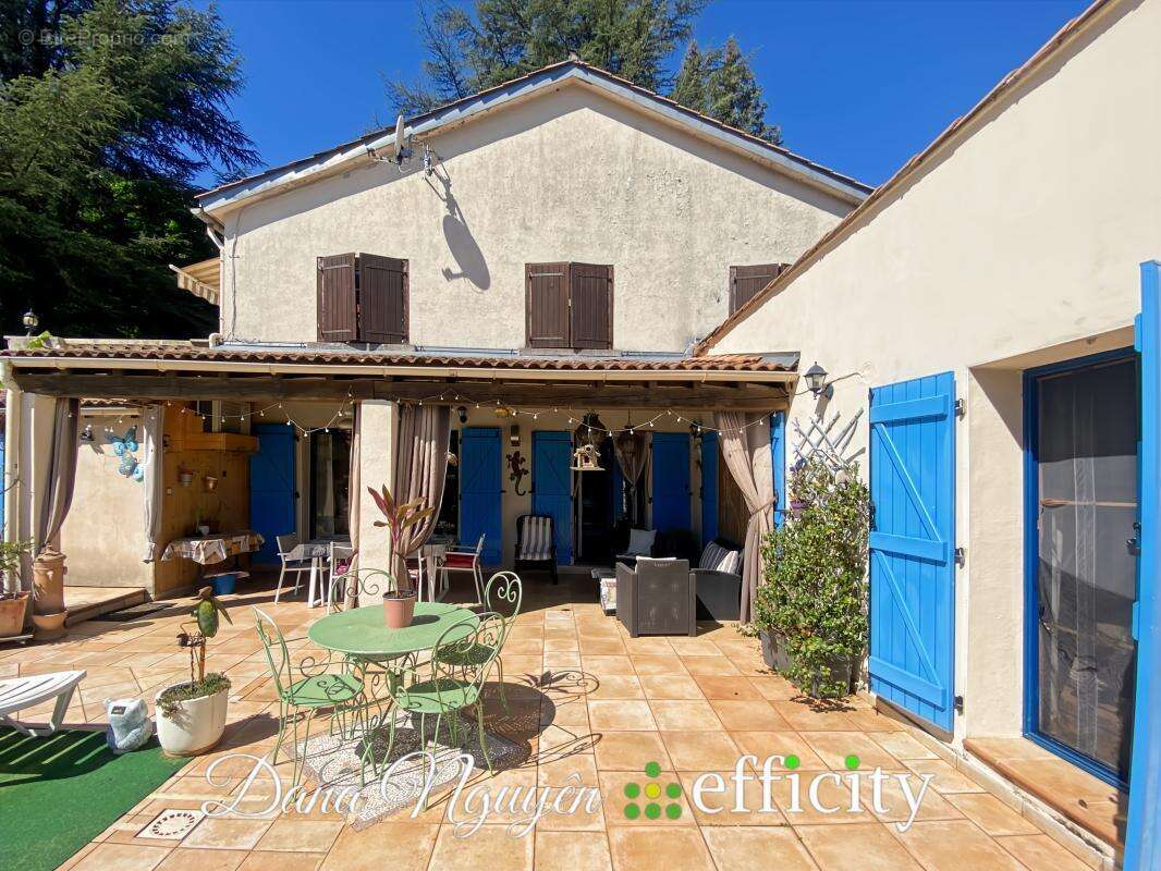 Maison à LA VERNAREDE