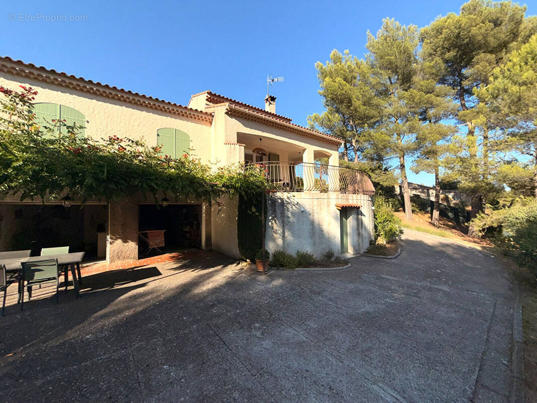 Maison à CADOLIVE