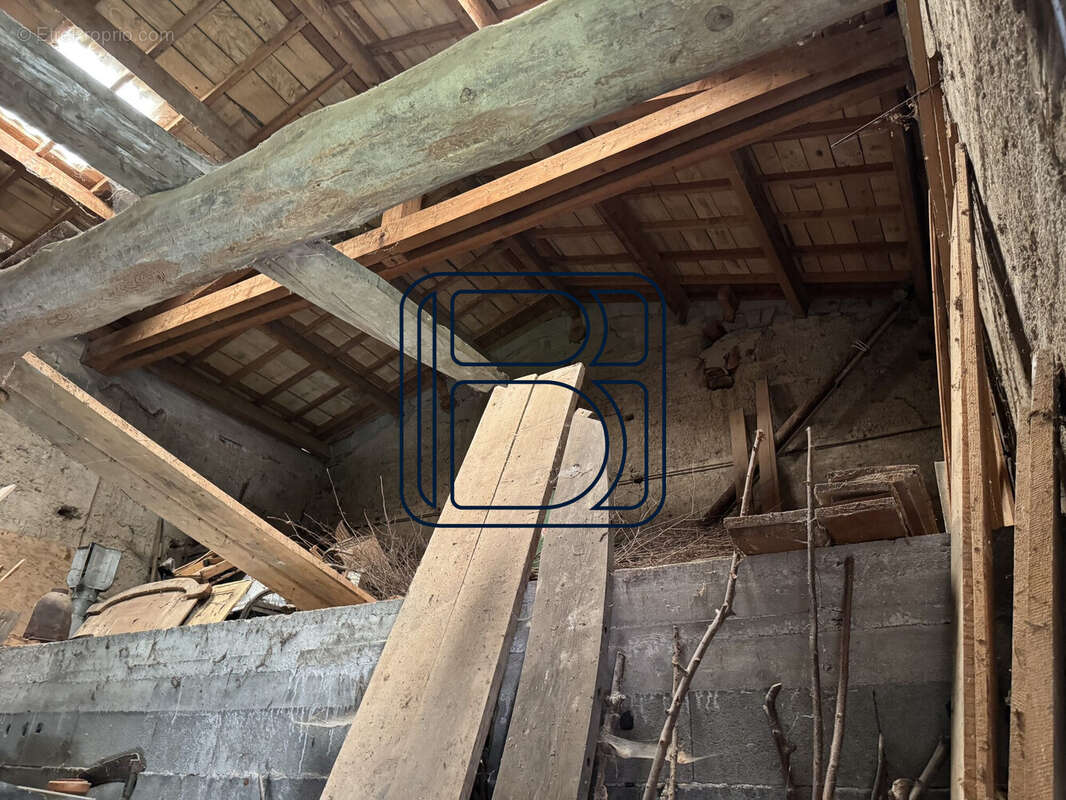 Maison à SAINT-FERREOL-DES-COTES