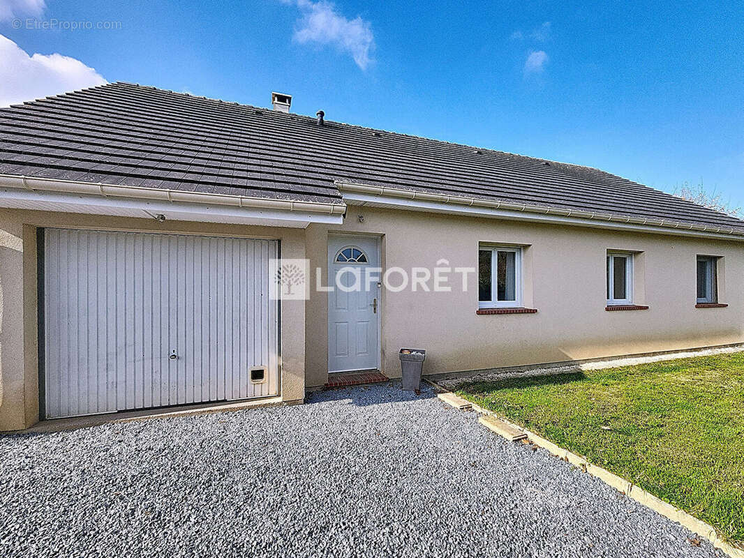 Maison à SAINT-PIERRE-DES-FLEURS