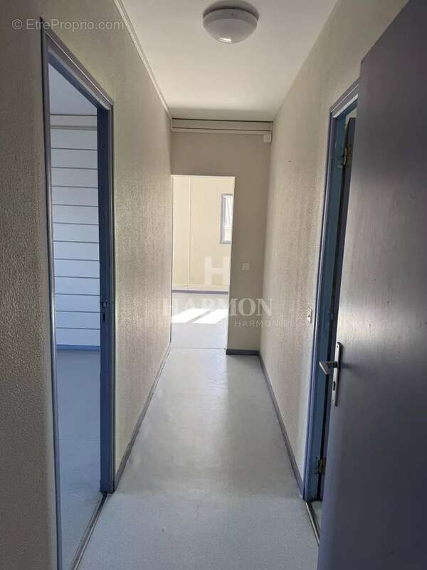 Commerce à SERRES-CASTET