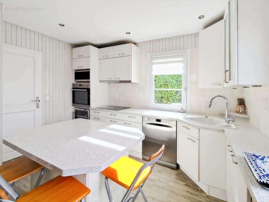 Maison à VERNEUIL-SUR-SEINE