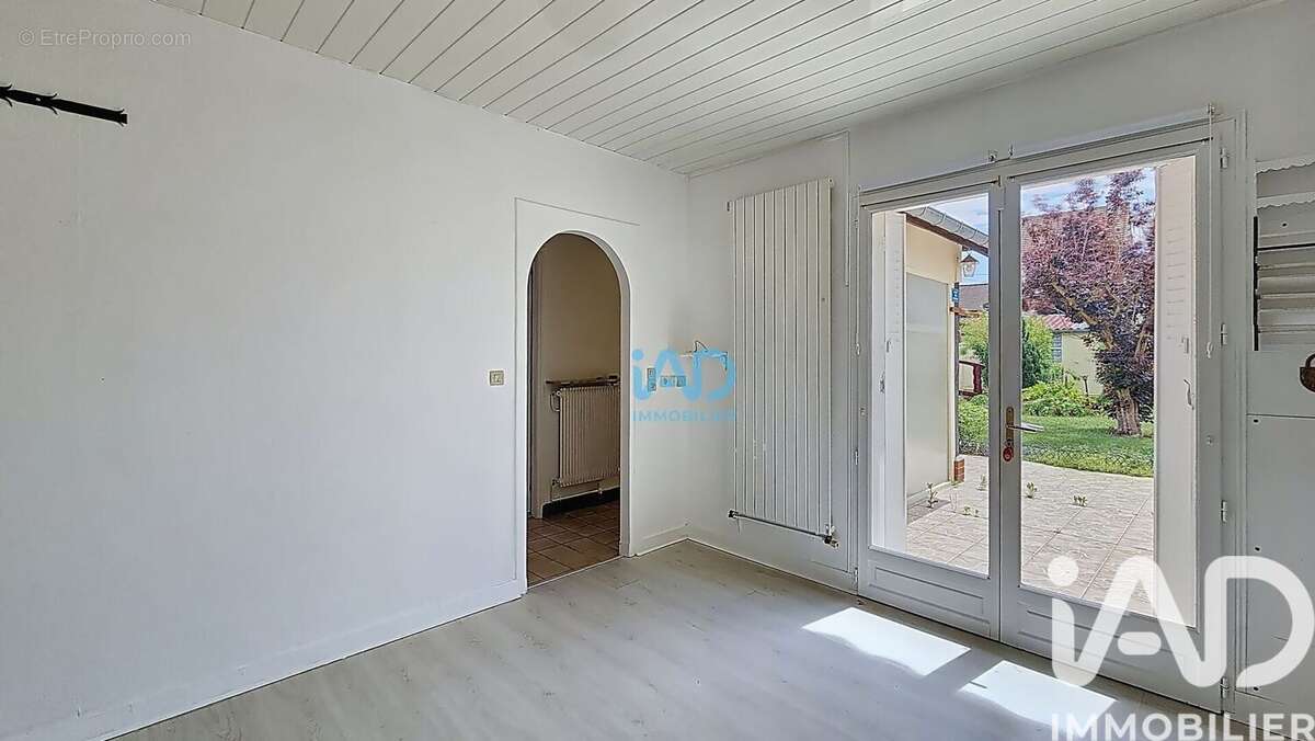Maison 104 m² à Saint-Etienne-Du-Rouvray  - photo 4