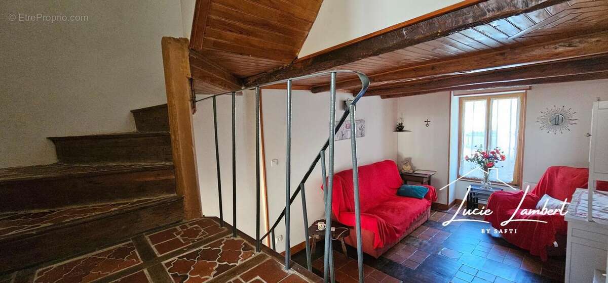 Maison 126 m² à Auzat-La-Combelle  - photo 4