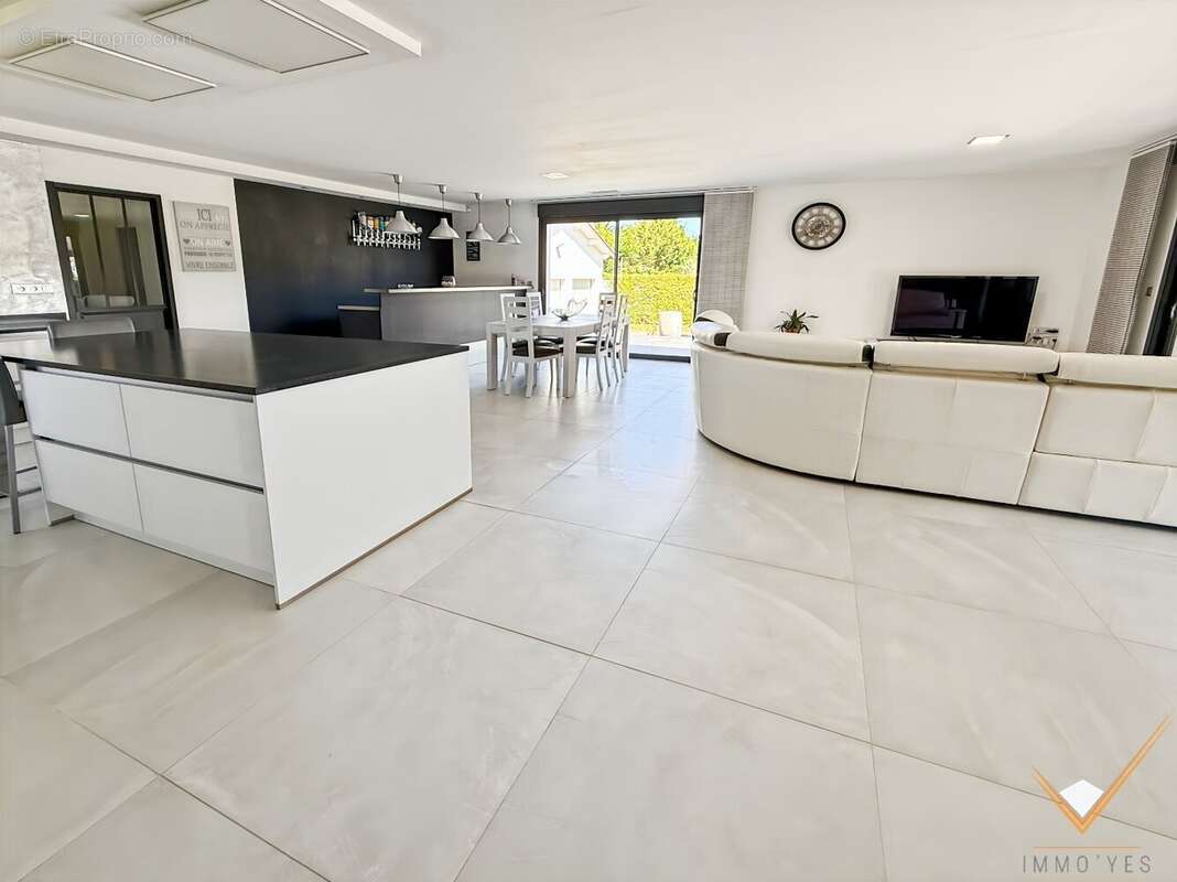 Maison à SAINT-CLAR-DE-RIVIERE