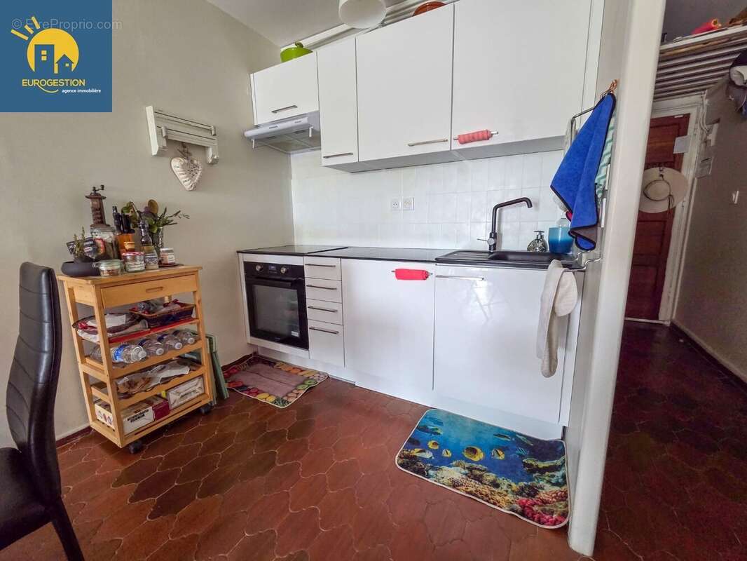 À vendre  t2 en 1ere ligne, au cur de la plage du môle - photo 2
