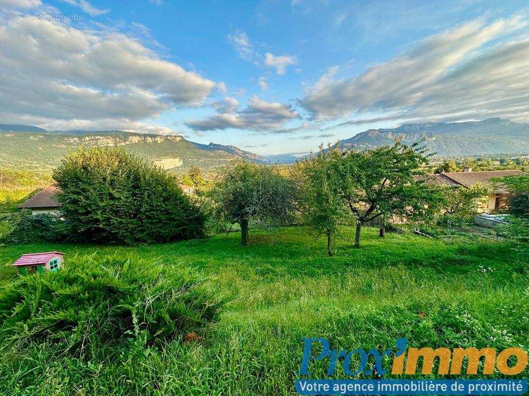 Terrain à SAINT-JEAN-DE-MOIRANS