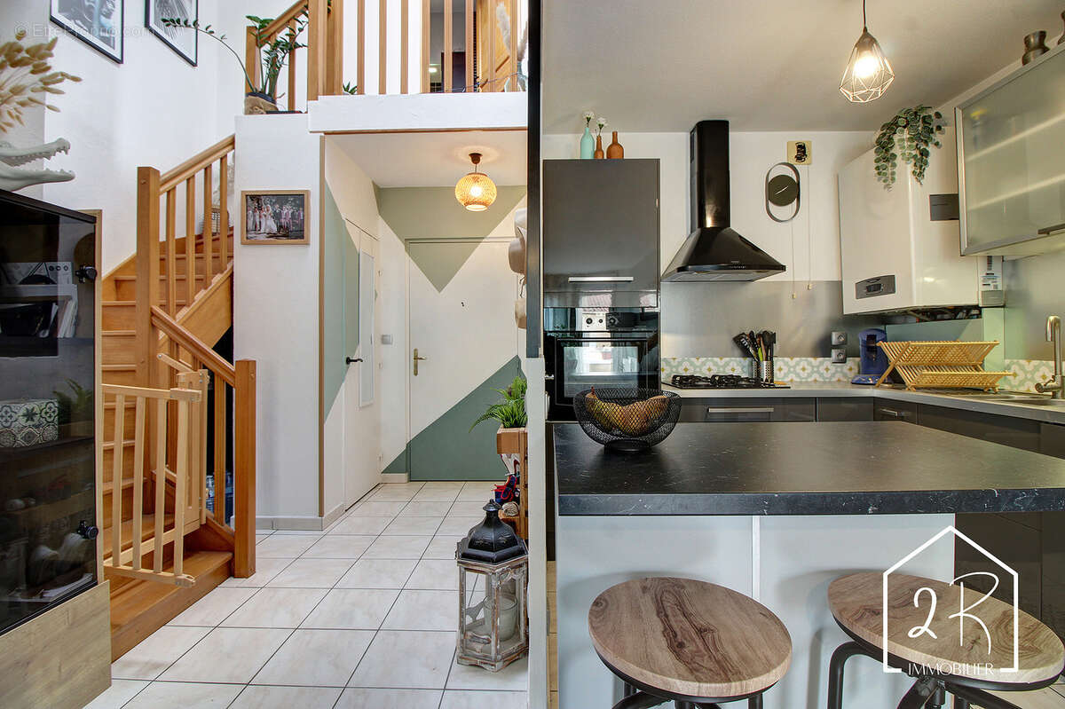 Appartement à SIMANDRES