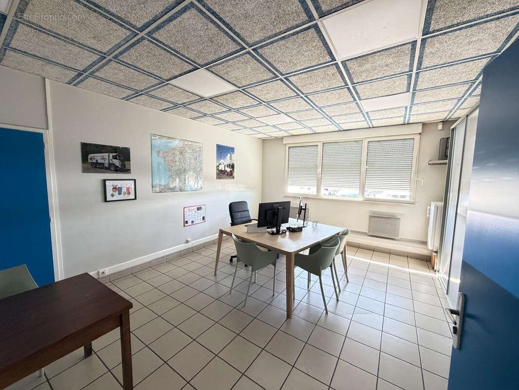 Vente ensemble immobilier industriel de 3 660 m2, sur terrain de 21 181 m2 LURE - photo 15