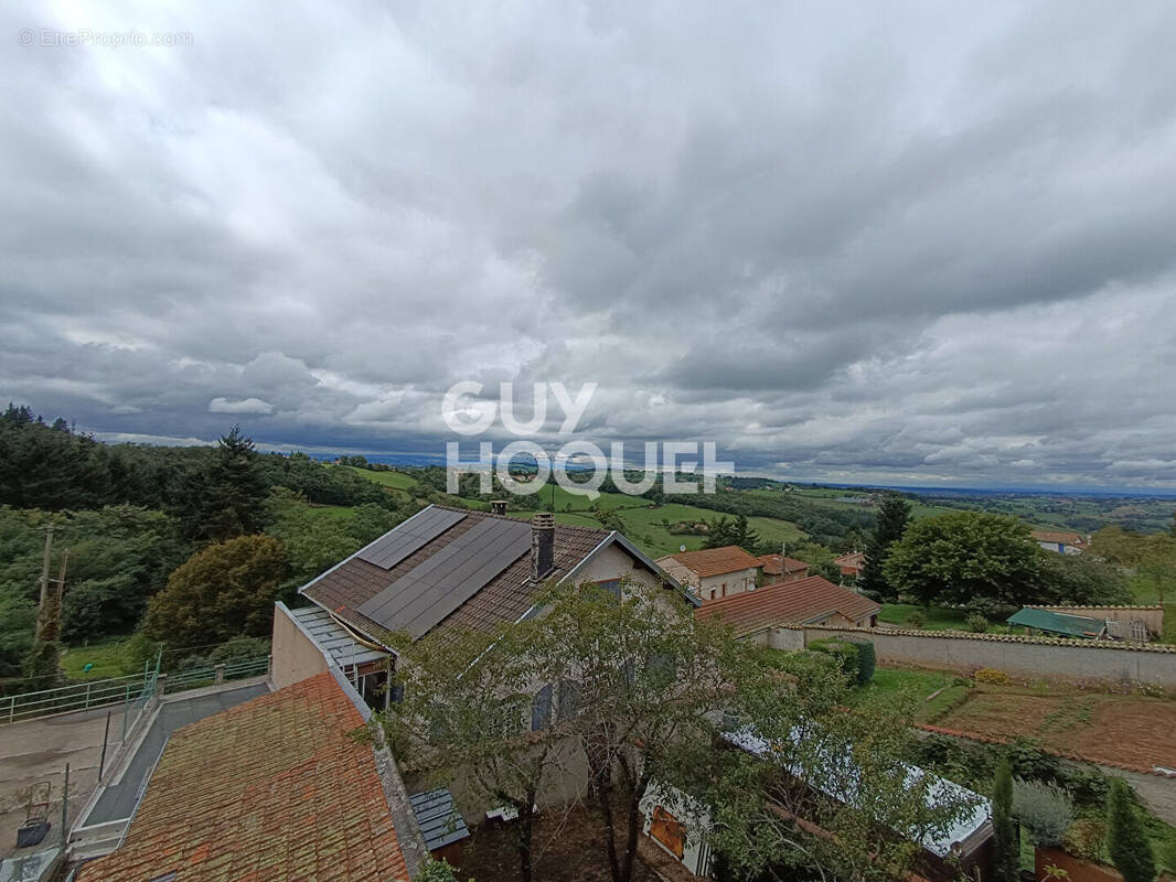 Maison à SAINT-JUST-LA-PENDUE