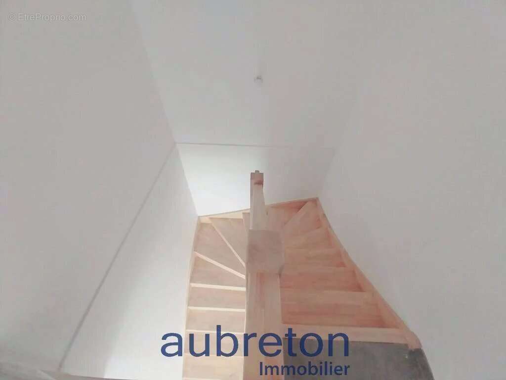 Maison à COGNIN-LES-GORGES