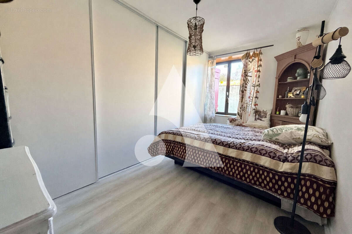 Maison à SAINT-JUST-LUZAC