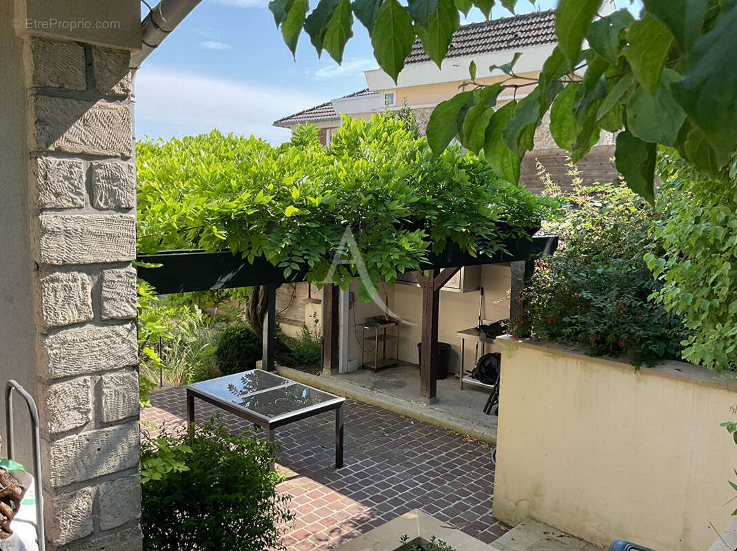 Maison à VIGNEUX-SUR-SEINE