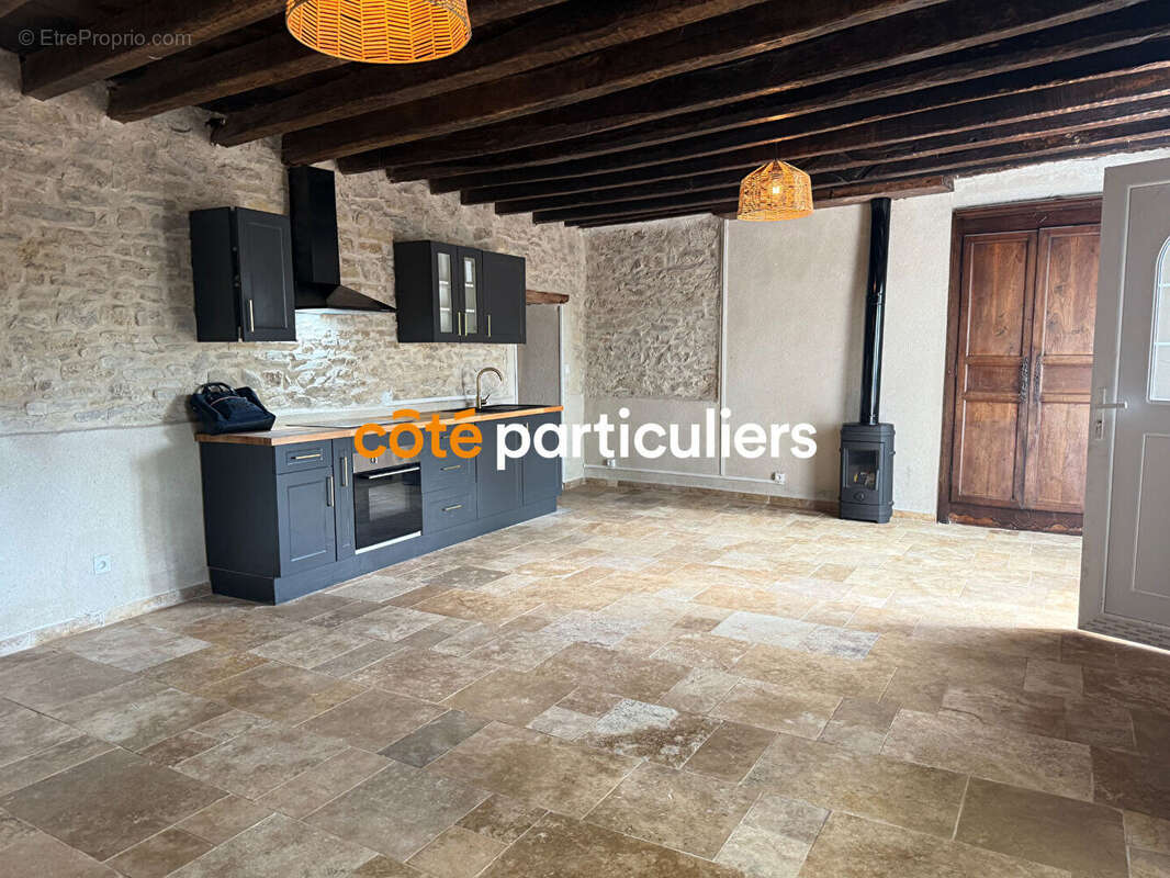 Maison à CHARENTON-DU-CHER